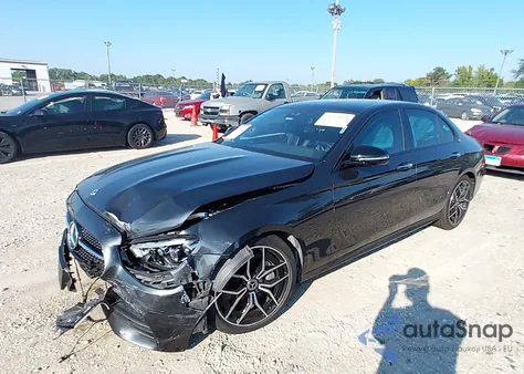 2021 Mercedes-Benz E 350 4Matic z USA, uszkodzony, nr VIN W1KZF8EB1MA924614